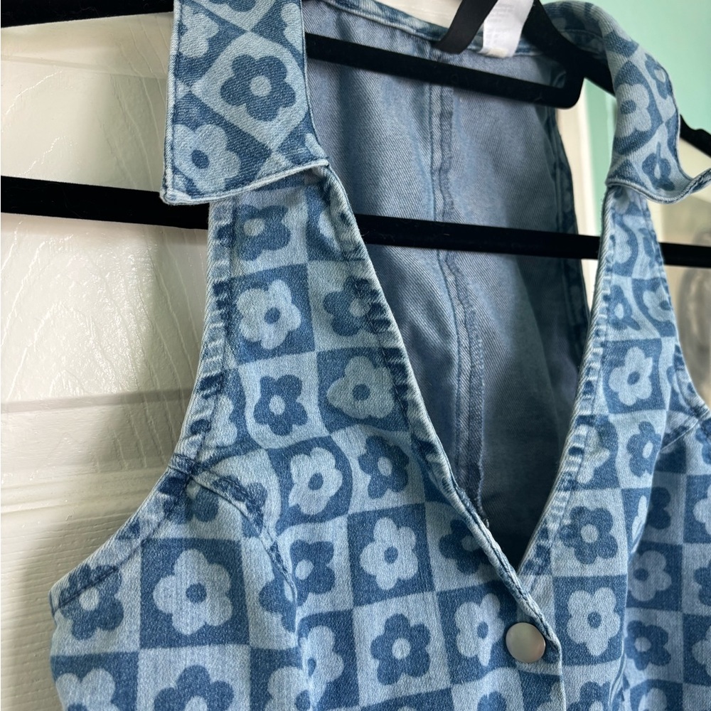 H&M 70s inspired Floral Blue Denim Vest - Picture 2 of 5
